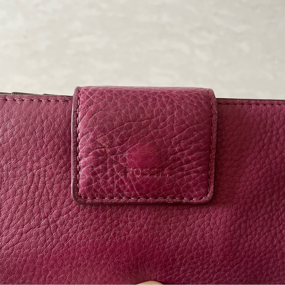 Fossil Women’s Deep Raspberry Leather Wallet - image 2